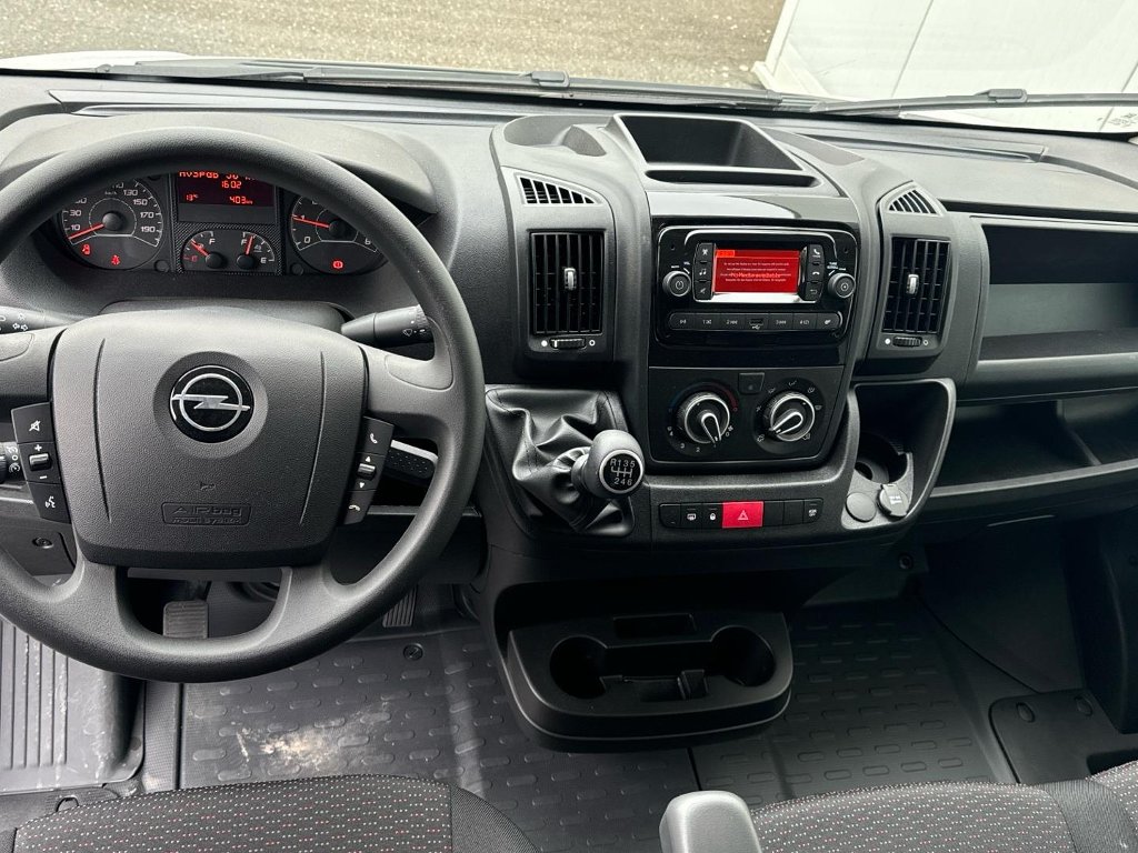 Opel Movano